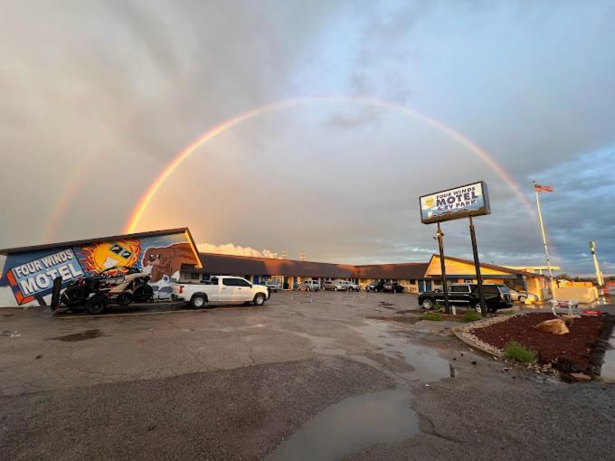 Four Winds Motel & Rv Park カリゾゾ エクステリア 写真